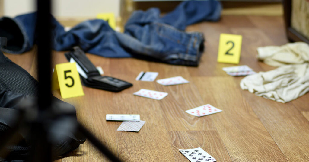 Crime scene investigation - numbering of evidences after the murder in the apartment
